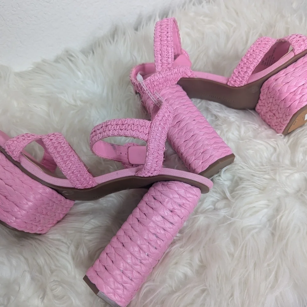 Gianni Bini Stylish Pink Platform Sandals - Picture 12 of 14